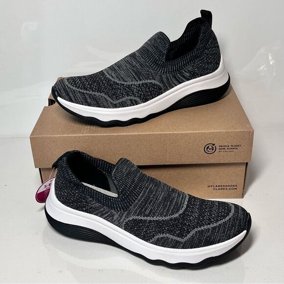Clarks Cloudsteppers Circuit Path Slip-On Knit Sneaker - Picture 1 of 7